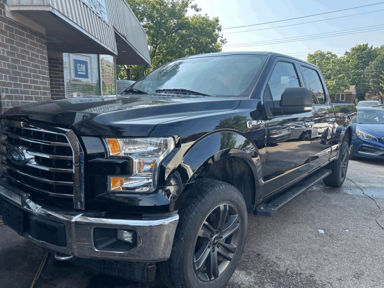 2017 Ford F-150 4WD SuperCrew 145 XL Photo0