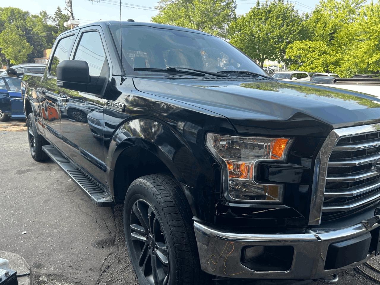 2017 Ford F-150 4WD SuperCrew 145 XL Photo