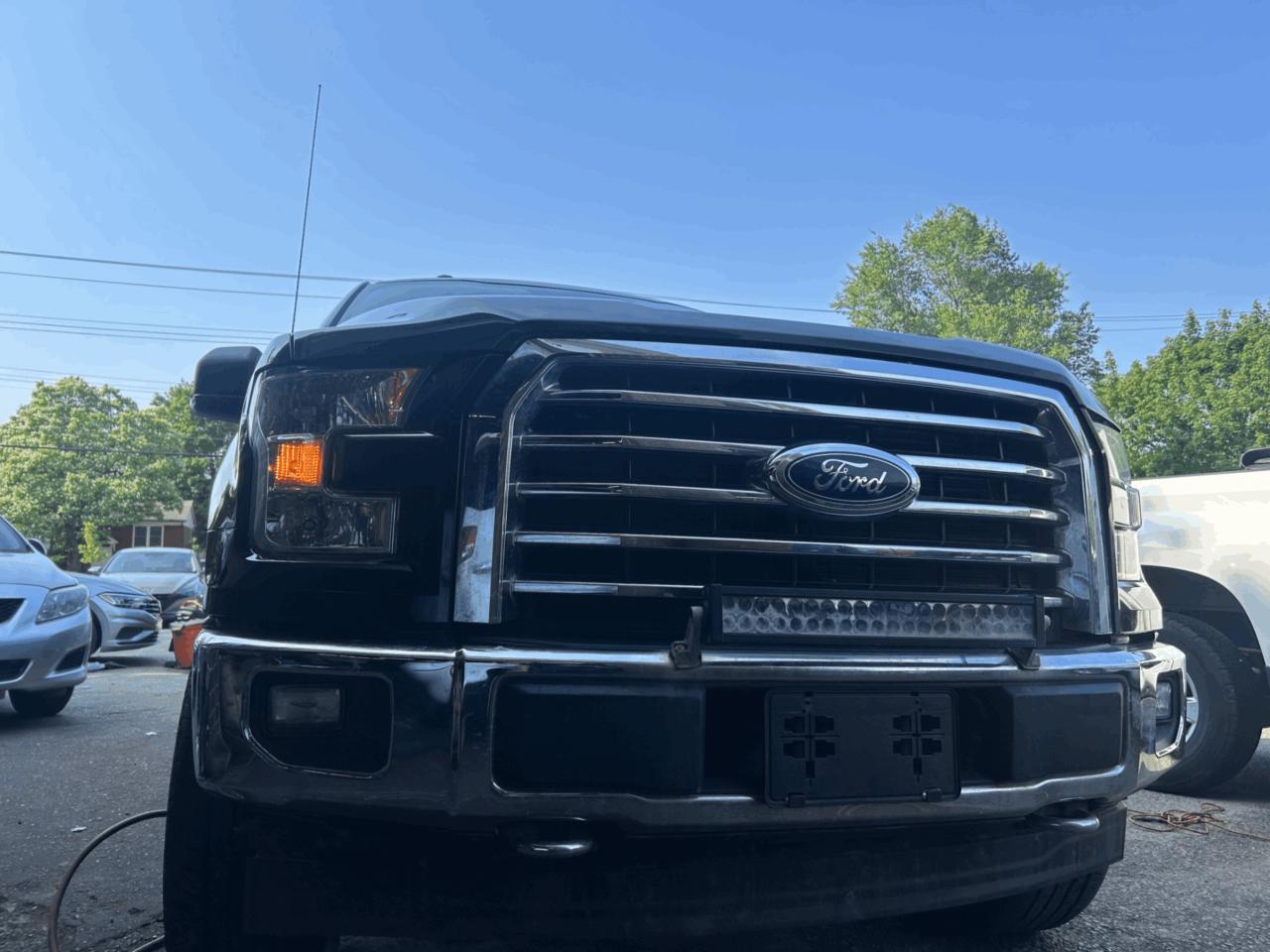 2017 Ford F-150 4WD SuperCrew 145 XL Photo3