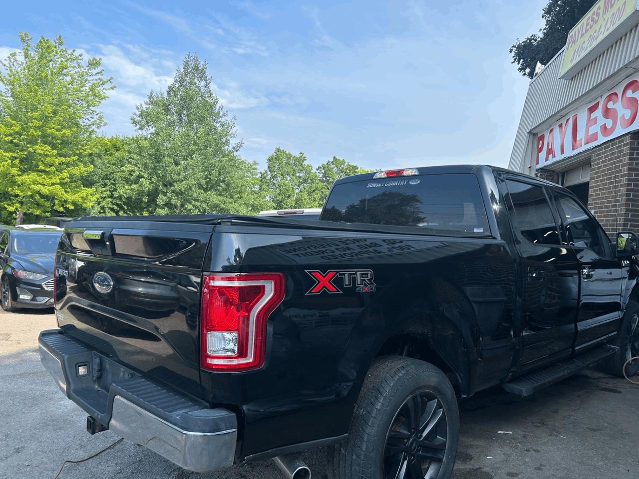 2017 Ford F-150 4WD SuperCrew 145 XL Photo