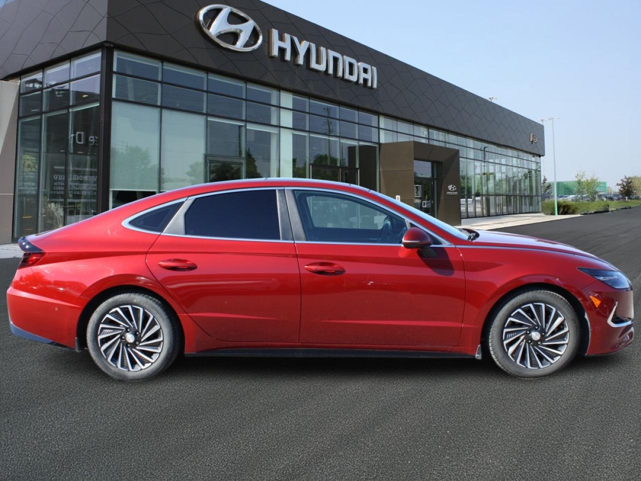 2023 Hyundai Sonata Hybrid Ultimate / Leather / Heated Seats / Sunroof / Nav Photo