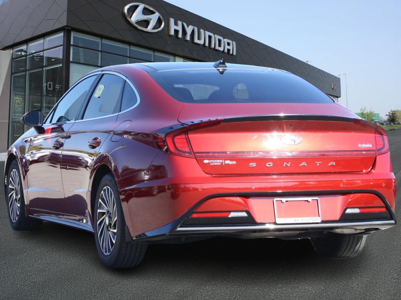 2023 Hyundai Sonata Hybrid Ultimate / Leather / Heated Seats / Sunroof / Nav Photo