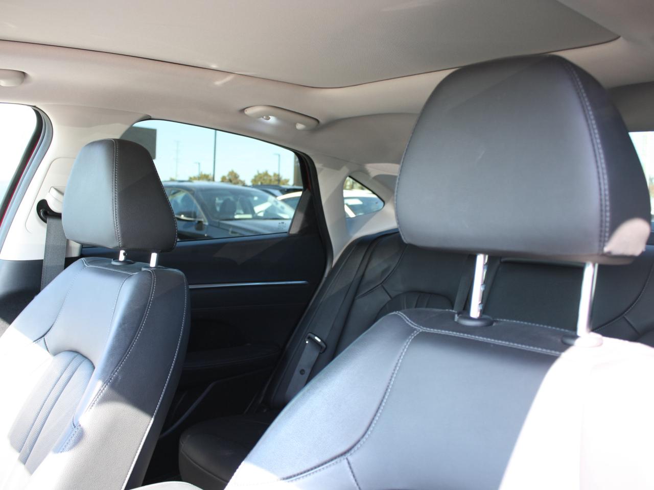 2023 Hyundai Sonata Hybrid Ultimate / Leather / Heated Seats / Sunroof / Nav Photo