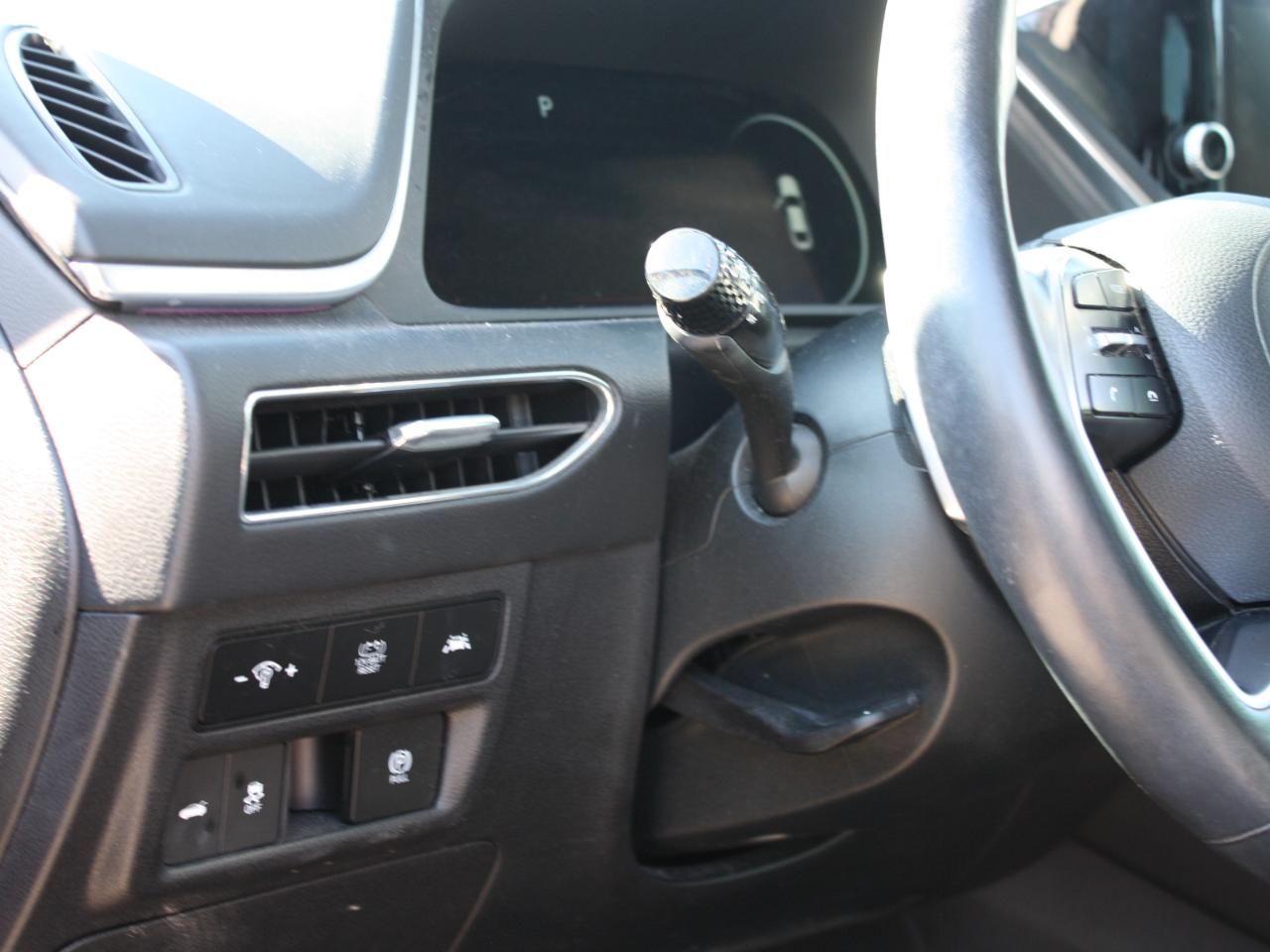 2023 Hyundai Sonata Hybrid Ultimate / Leather / Heated Seats / Sunroof / Nav Photo