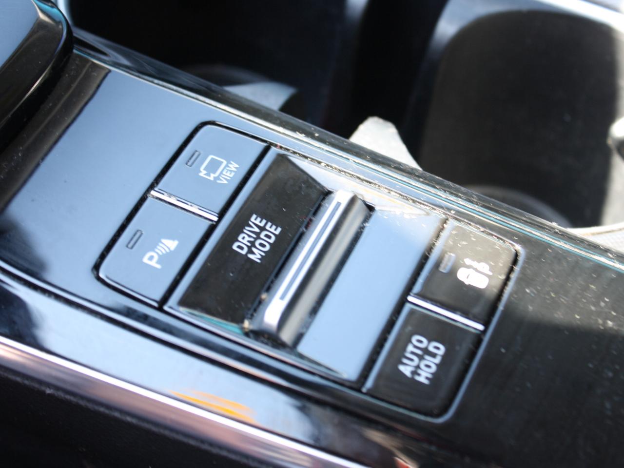 2023 Hyundai Sonata Hybrid Ultimate / Leather / Heated Seats / Sunroof / Nav Photo