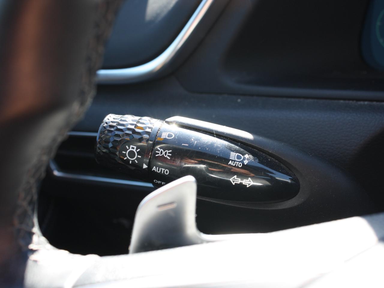 2023 Hyundai Sonata Hybrid Ultimate / Leather / Heated Seats / Sunroof / Nav Photo