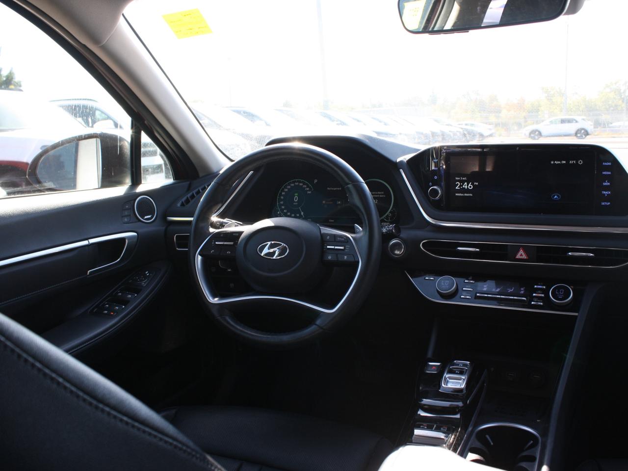 2023 Hyundai Sonata Hybrid Ultimate / Leather / Heated Seats / Sunroof / Nav Photo