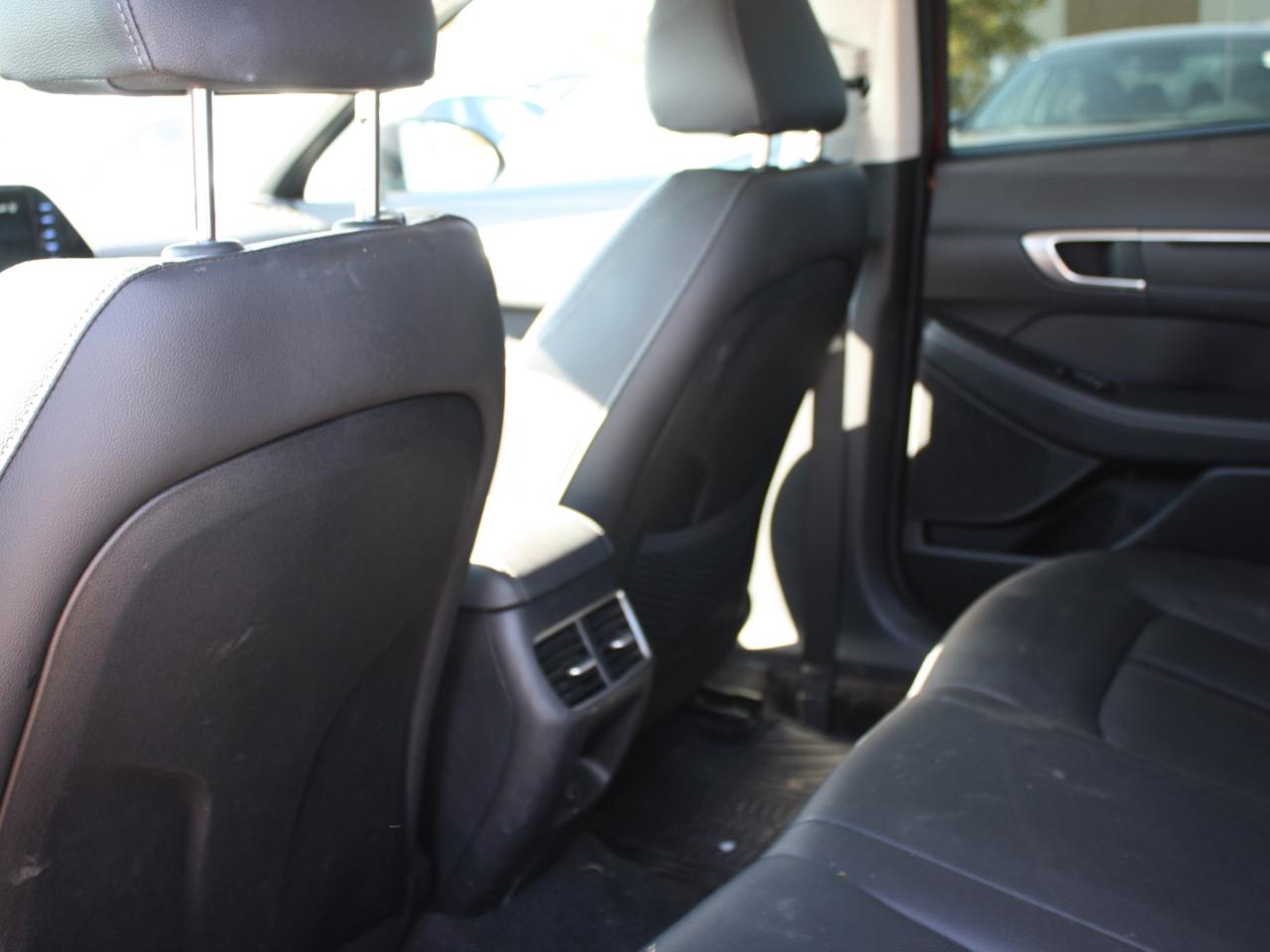 2023 Hyundai Sonata Hybrid Ultimate / Leather / Heated Seats / Sunroof / Nav Photo