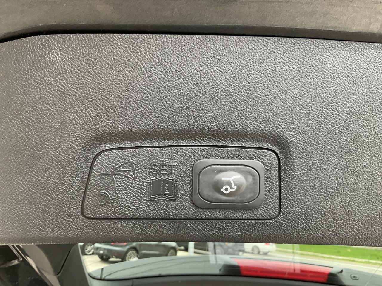 2019 Lincoln MKC Reserve AWD - LTHR! NAV! BACK-UP CAM! BSM! PANO RO Photo