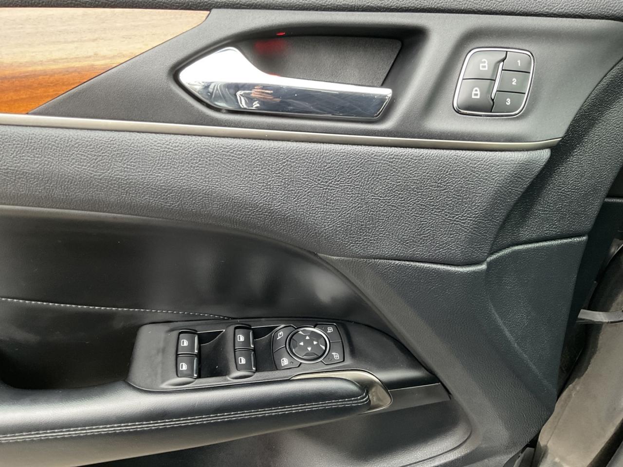 2019 Lincoln MKC Reserve AWD - LTHR! NAV! BACK-UP CAM! BSM! PANO RO Photo