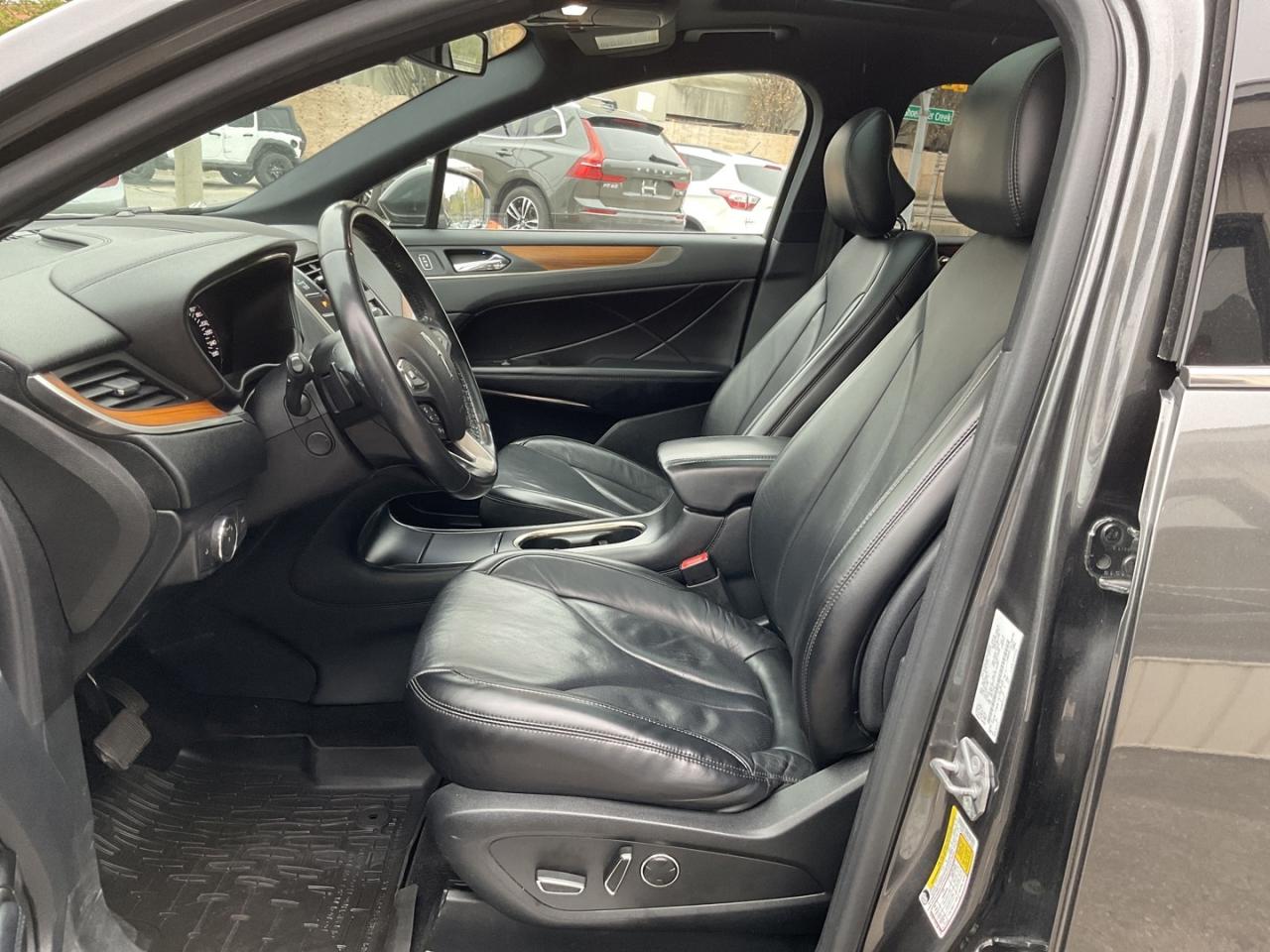 2019 Lincoln MKC Reserve AWD - LTHR! NAV! BACK-UP CAM! BSM! PANO RO Photo