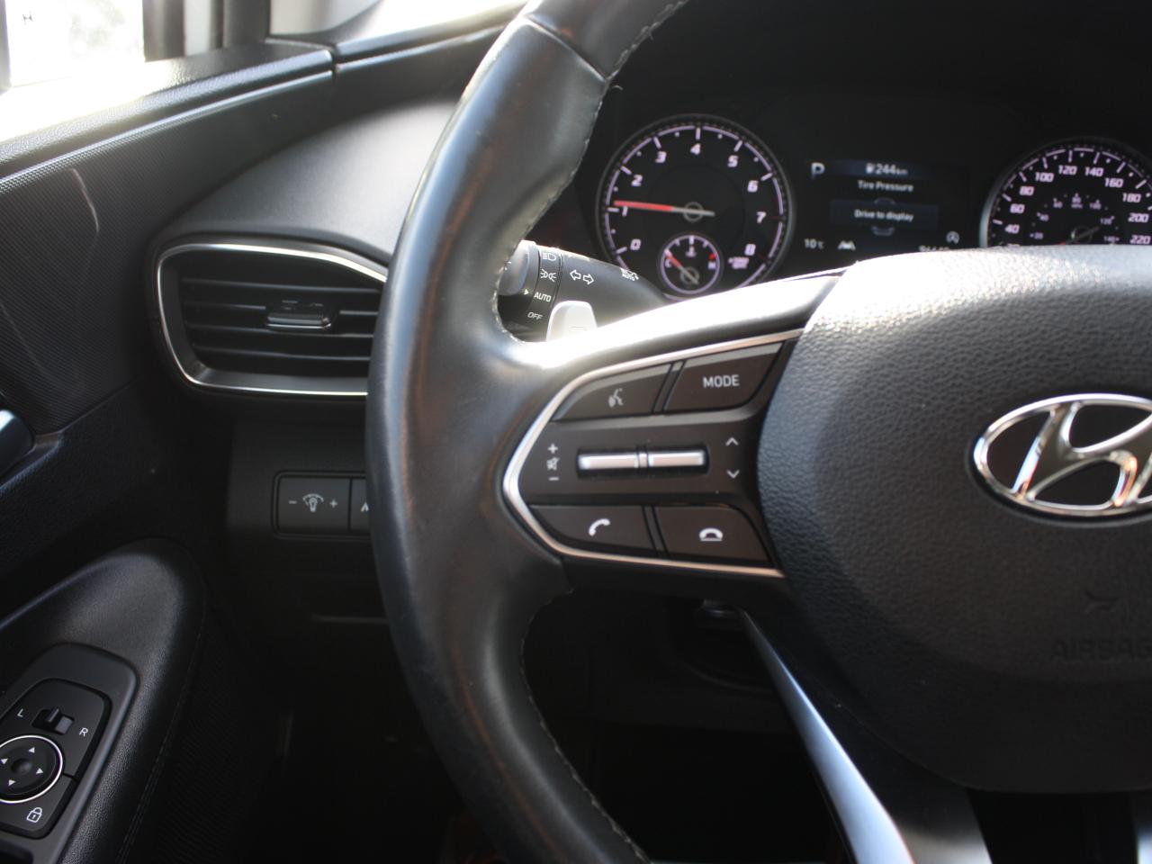 2022 Hyundai Santa Fe Essential AWD / Heated Seats / Bluetooth / Camera Photo