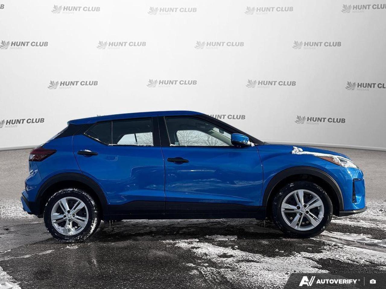 2023 Nissan Kicks S Photo