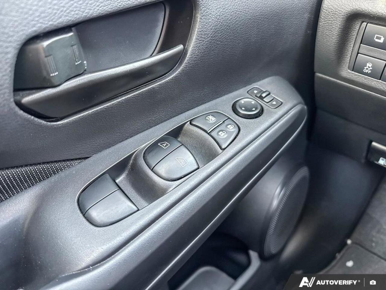 2023 Nissan Kicks S Photo