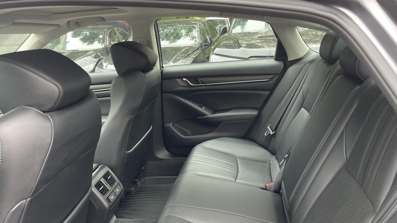 2021 Honda Accord Sedan Touring CVT Photo