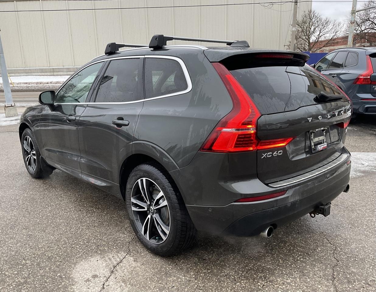 2018 Volvo XC60 T6 Momentum AWD - LTHR! NAV! 360 CAM! BSM! PANO RO Photo