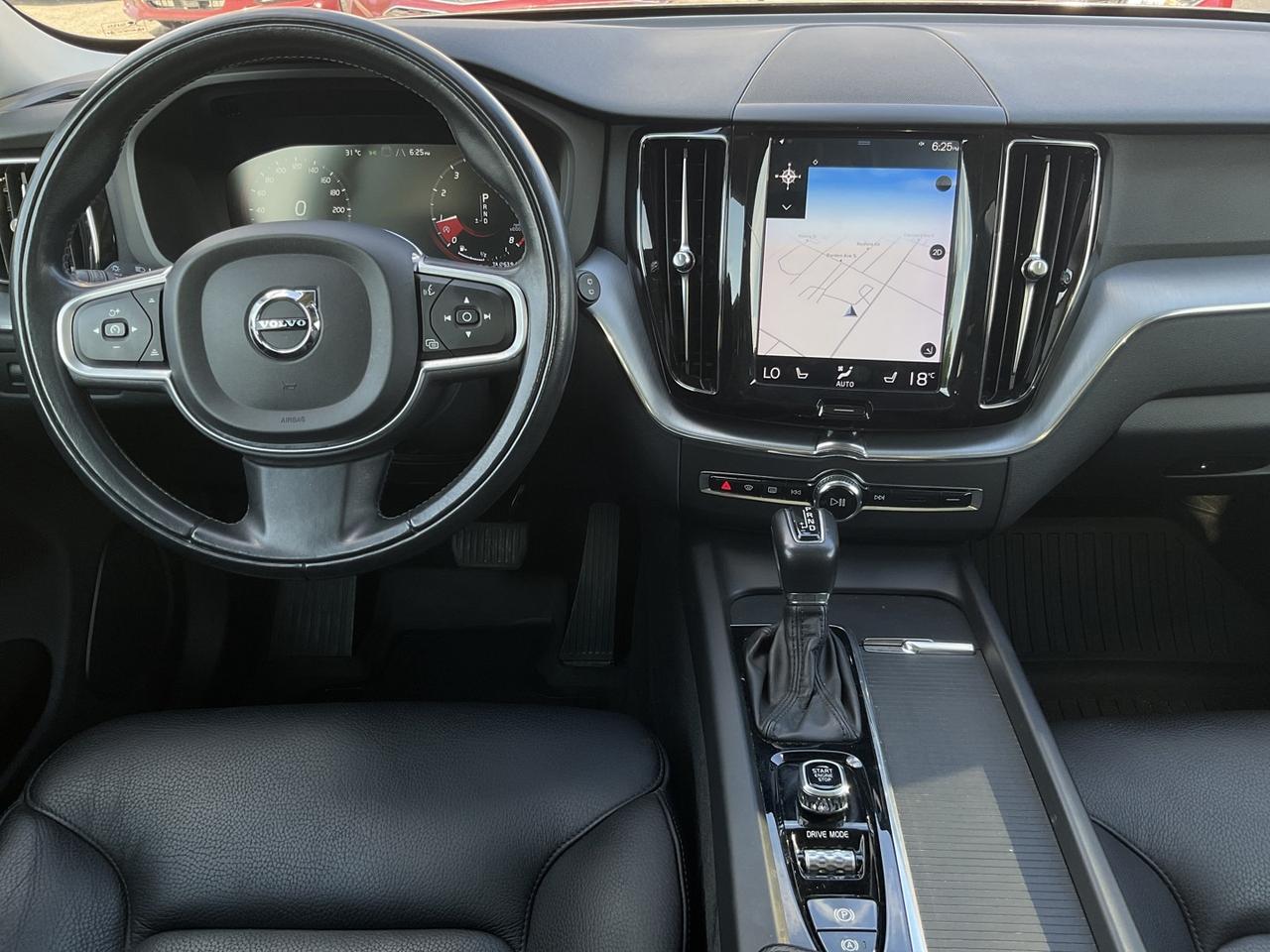 2018 Volvo XC60 T6 Momentum AWD - LTHR! NAV! 360 CAM! BSM! PANO RO Photo