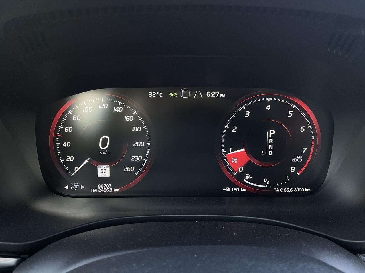 2018 Volvo XC60 T6 Momentum AWD - LTHR! NAV! 360 CAM! BSM! PANO RO Photo