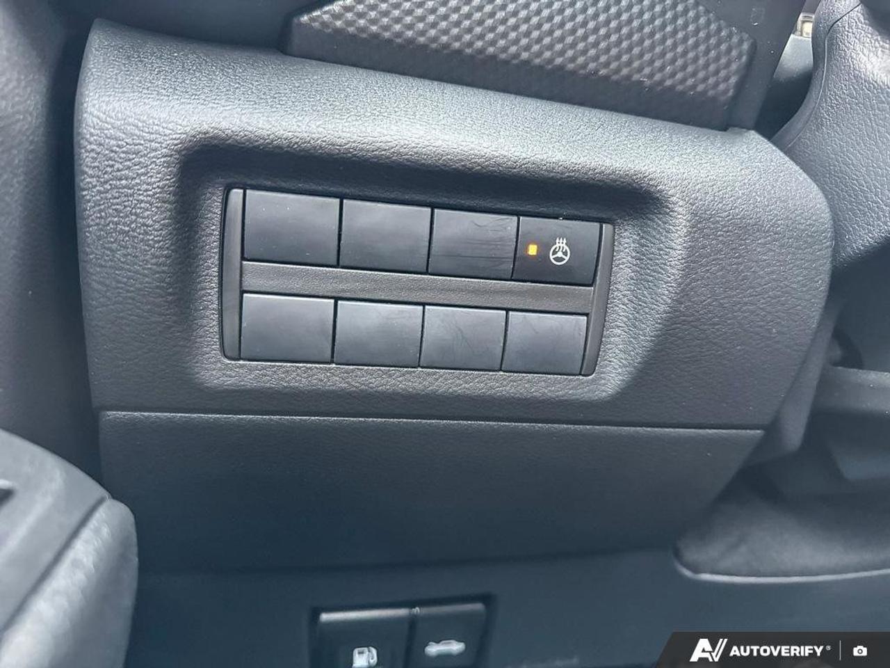 2024 Nissan Kicks SV   Apple Car Play   Android Auto   Heated Seats Photo