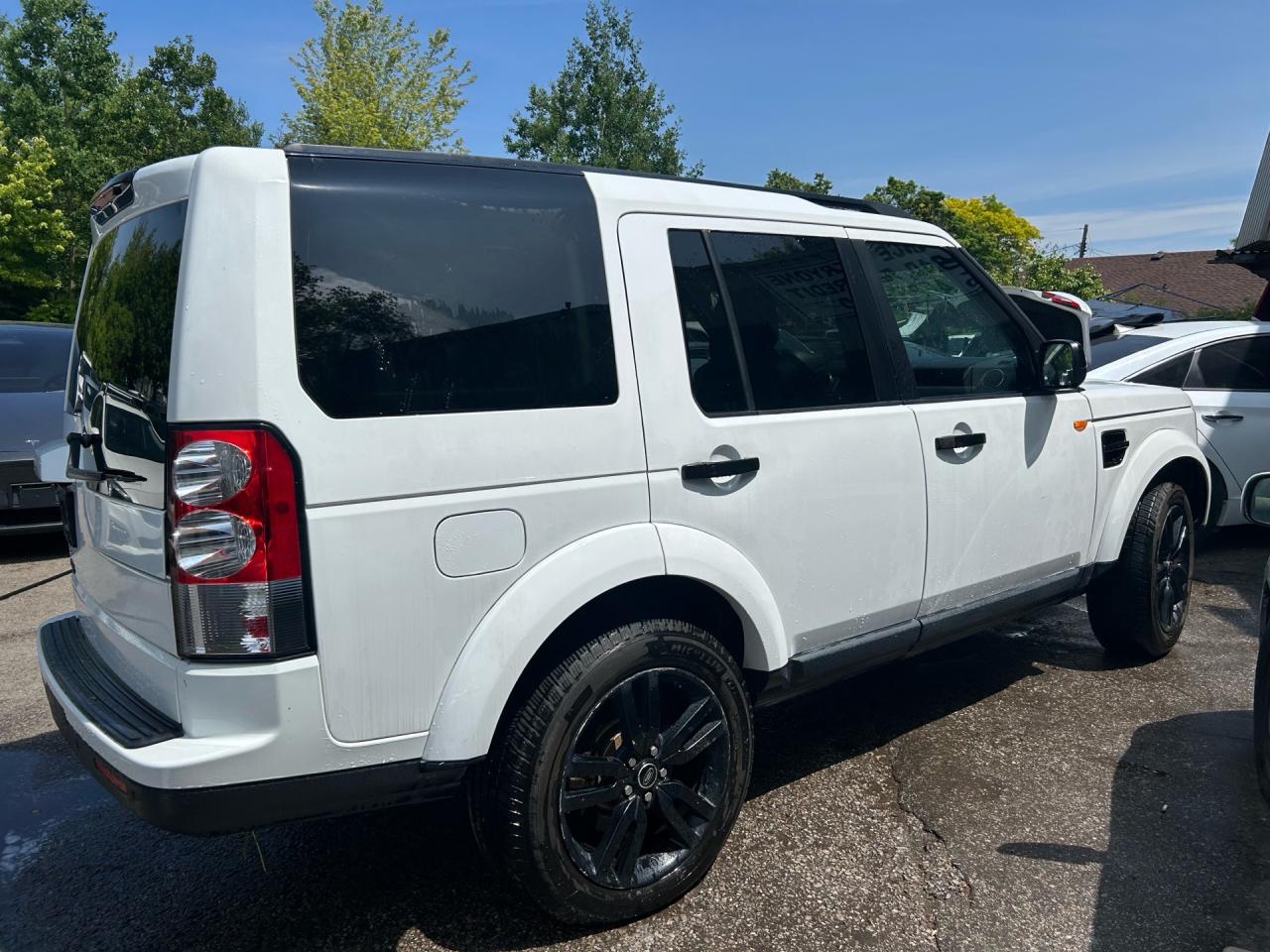 2013 Land Rover LR4 4WD 4dr V8 LUX Photo