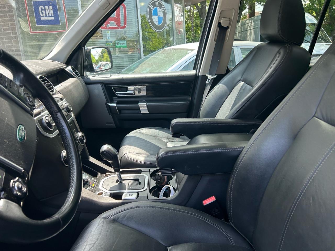 2013 Land Rover LR4 4WD 4dr V8 LUX Photo