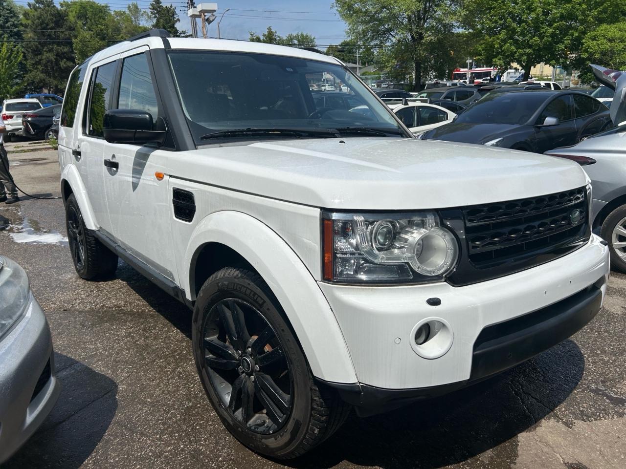 2013 Land Rover LR4 4WD 4dr V8 LUX Photo