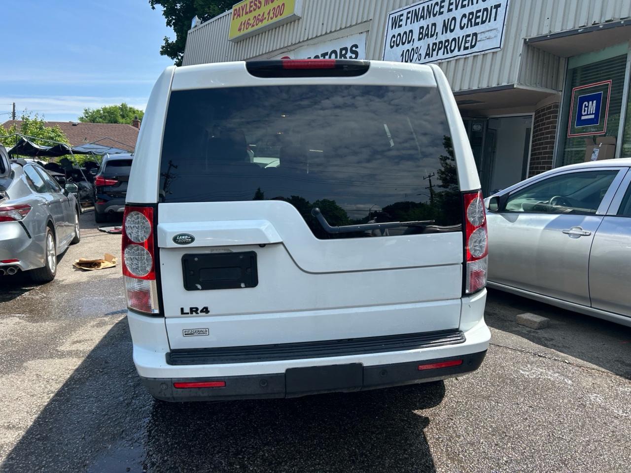 2013 Land Rover LR4 4WD 4dr V8 LUX Photo