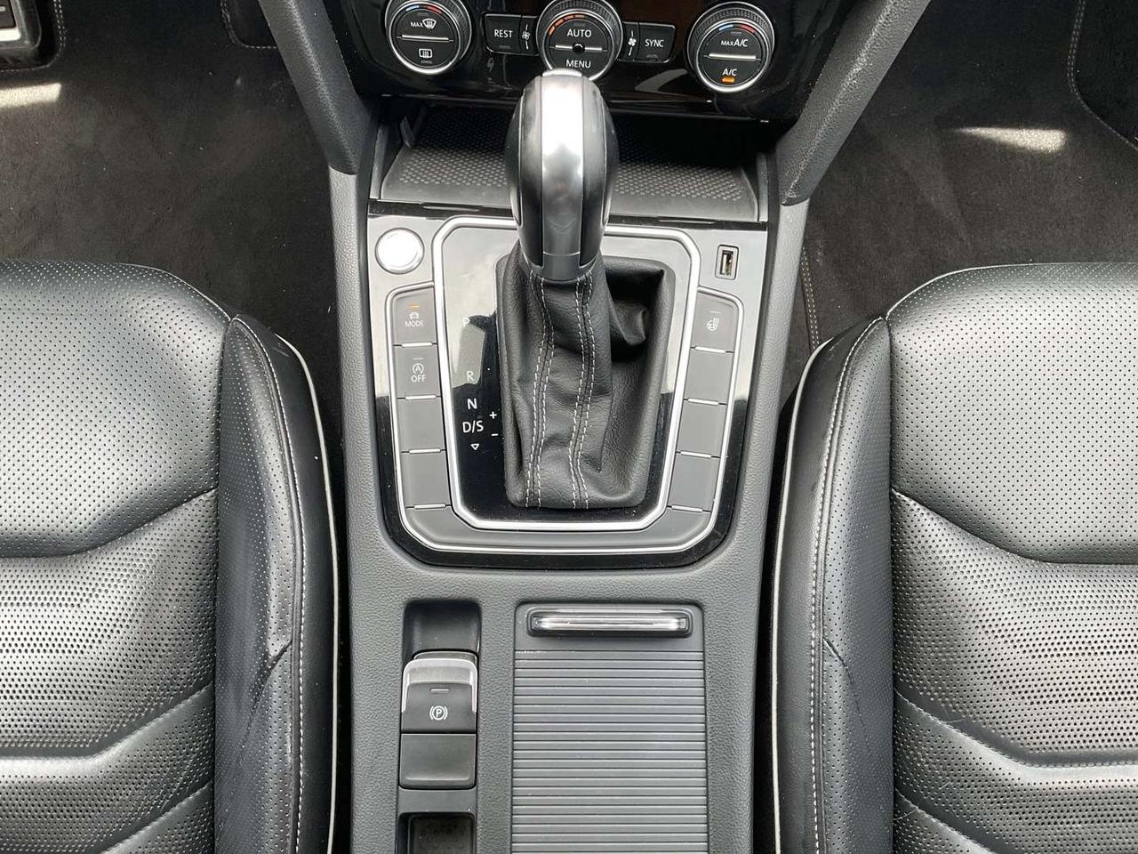 2019 Volkswagen Arteon 4Motion SEL w/ R-Line - LTHR! NAV! BACK-UP CAM! BSM! SUNROOF! Photo