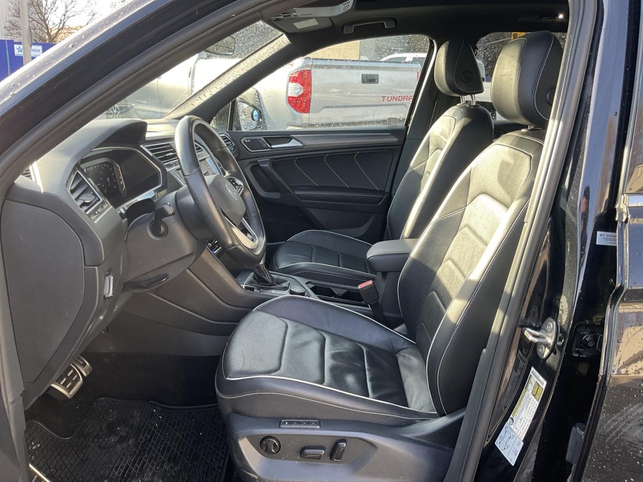 2022 Volkswagen Tiguan HIGHLINE R-Line 4MOTION - 7 PASS! NAV! BACK-UP CAM Photo