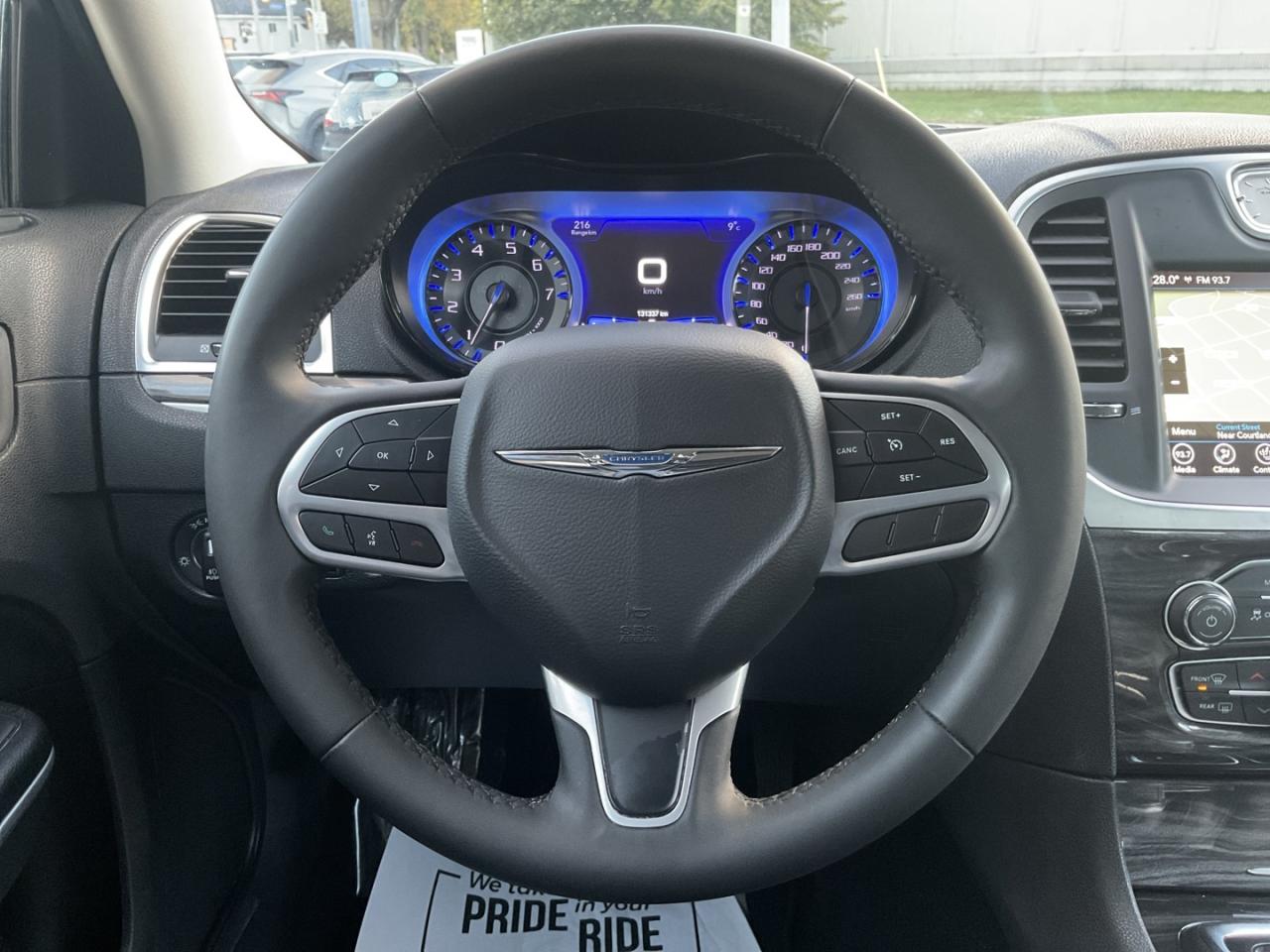 2022 Chrysler 300 Touring L AWD - LTHR! NAV! BACK-UP CAM! BSM! Photo