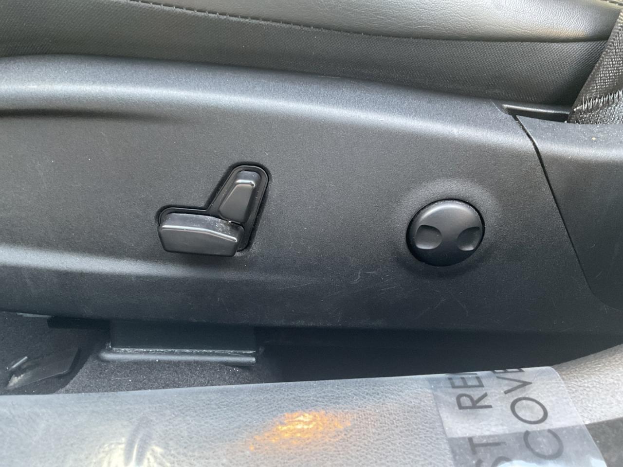 2022 Chrysler 300 Touring L AWD - LTHR! NAV! BACK-UP CAM! BSM! Photo