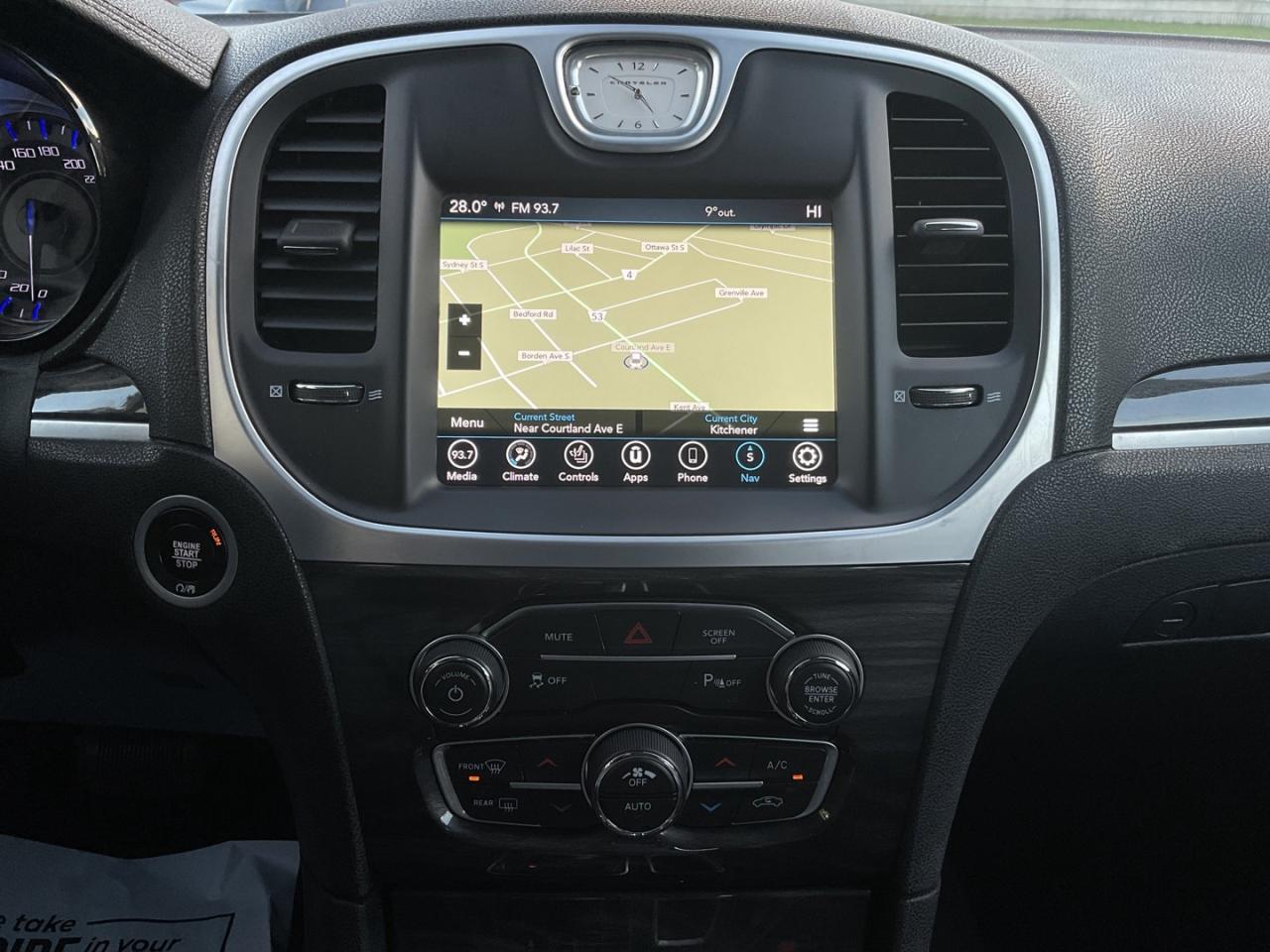 2022 Chrysler 300 Touring L AWD - LTHR! NAV! BACK-UP CAM! BSM! Photo