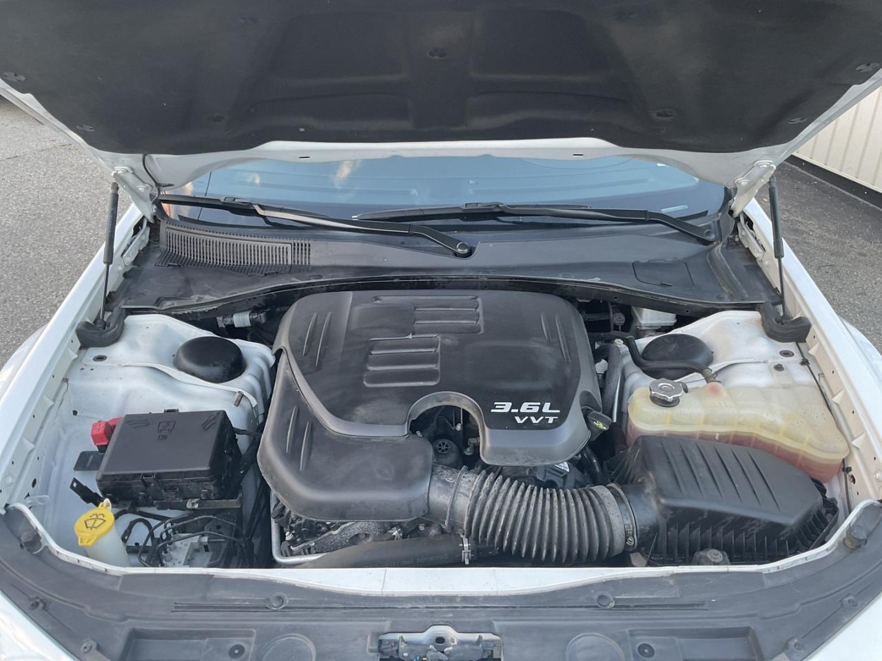 2022 Chrysler 300 Touring L AWD - LTHR! NAV! BACK-UP CAM! BSM! Photo