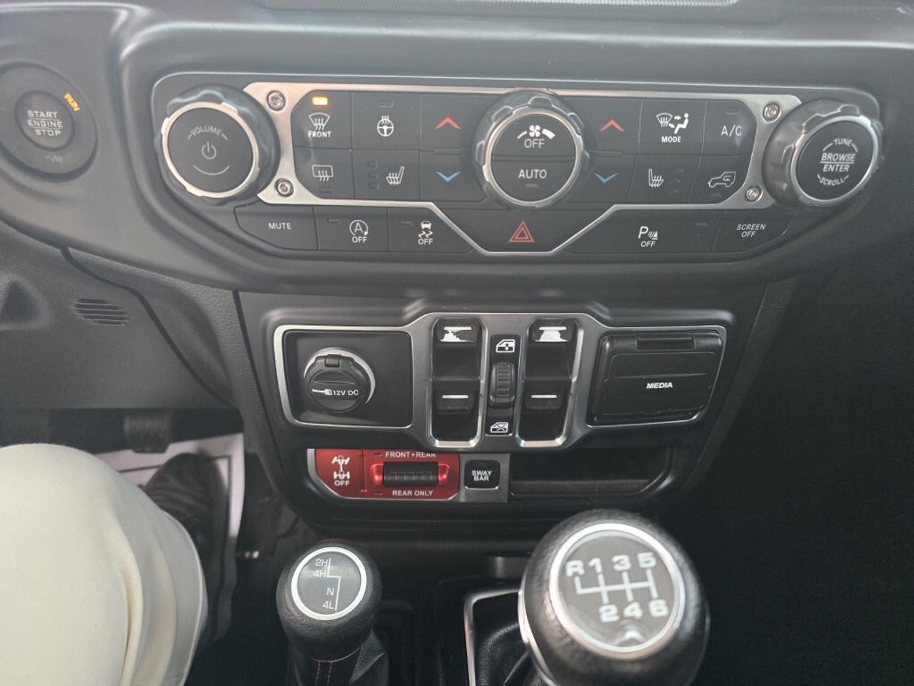 2019 Jeep WRANGLER UNLIMITED Rubicon 4dr 4x4 Manual Photo