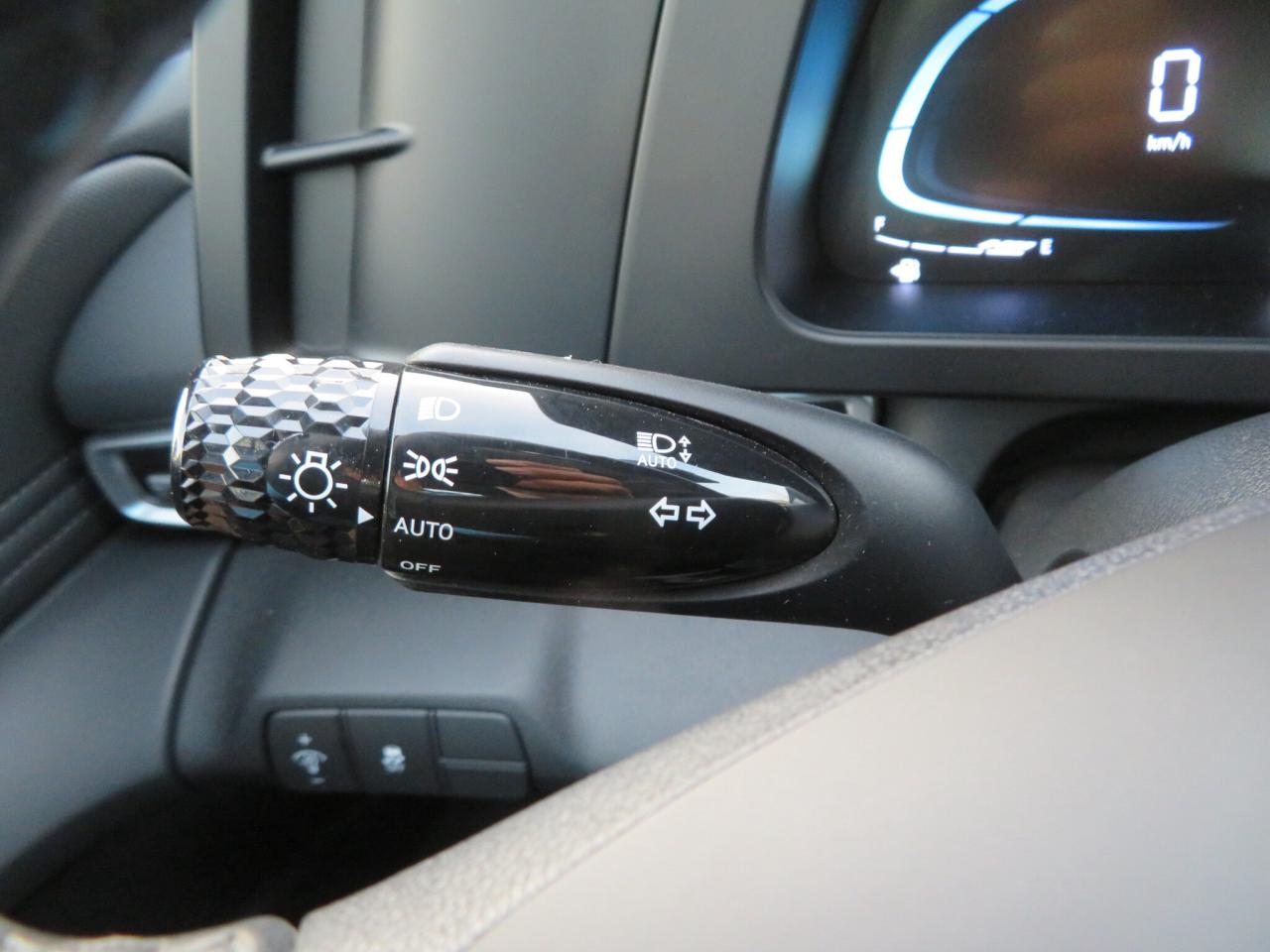 2025 Hyundai Elantra Preferred IVT Photo