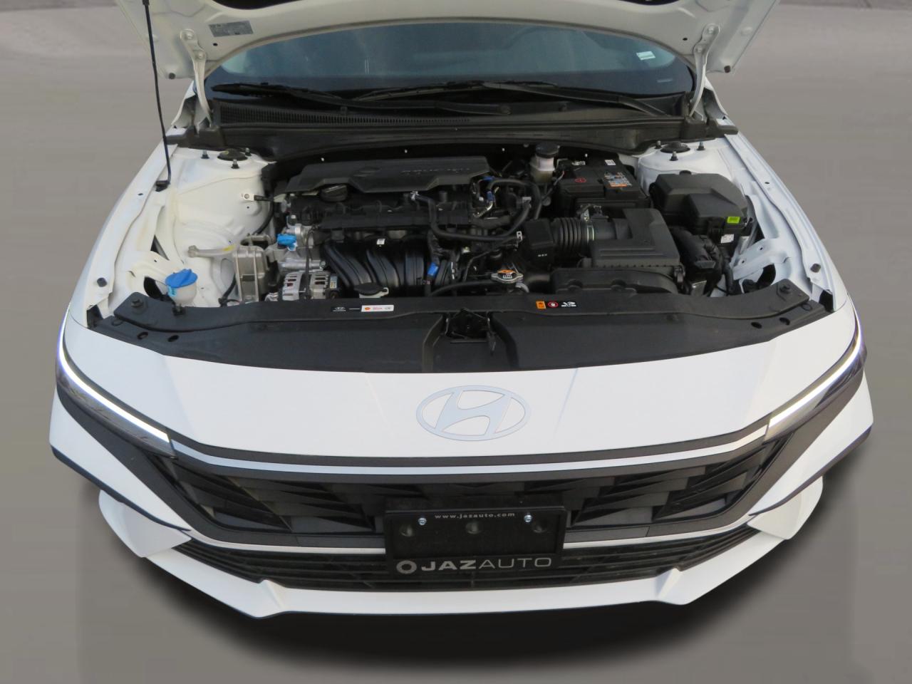 2025 Hyundai Elantra Preferred IVT Photo