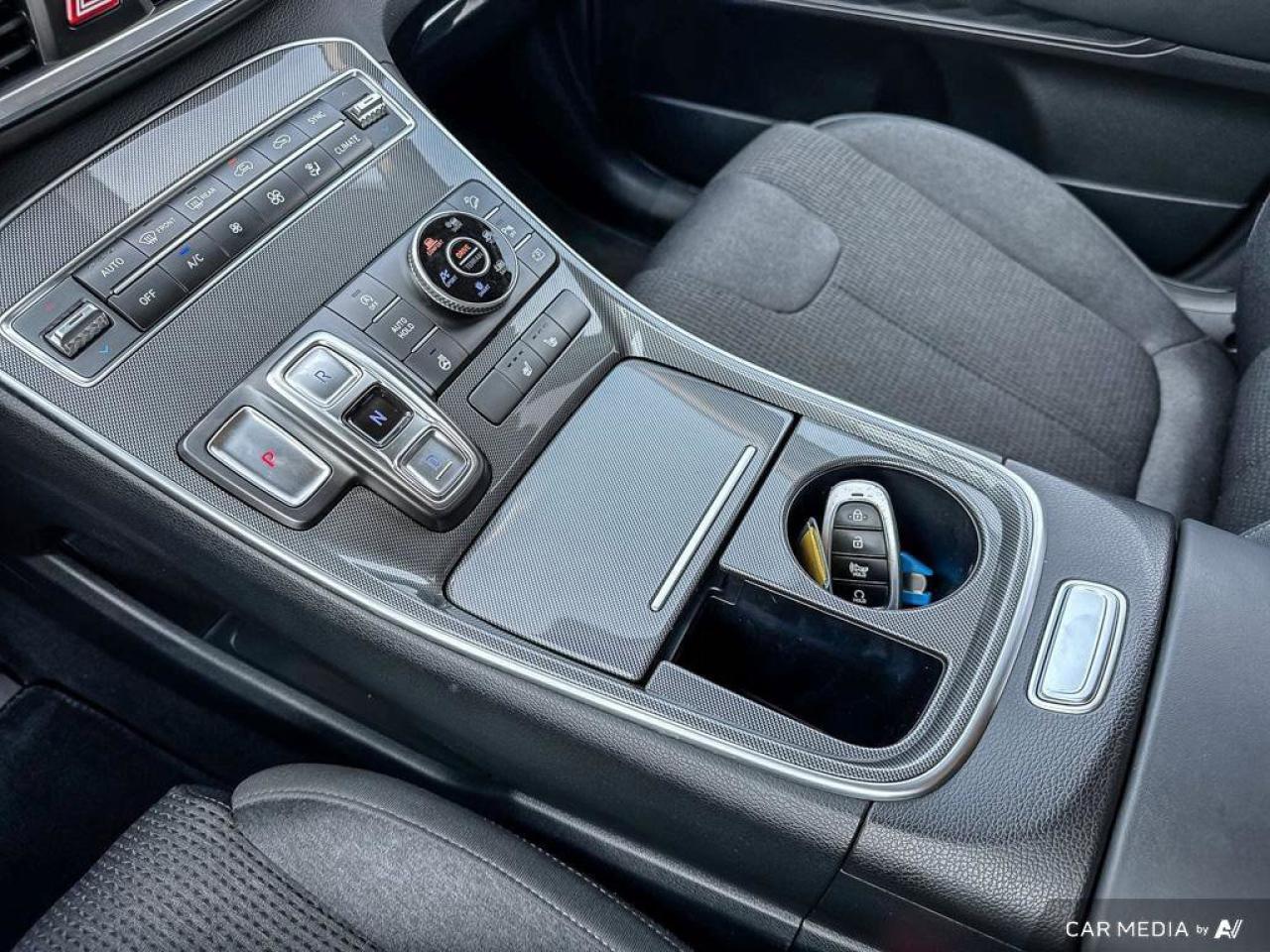 2022 Hyundai Santa Fe Preferred Photo