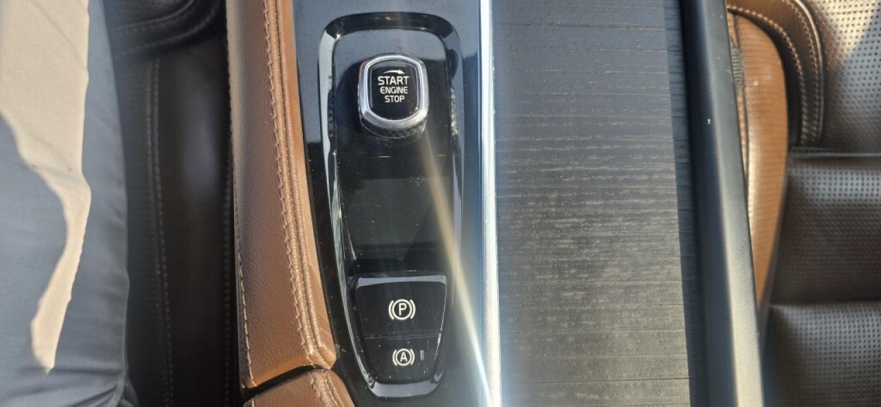 2022 Volvo XC90 T8 eAll-wheel Drive PHEV Inscription *Ltd Avail* Photo