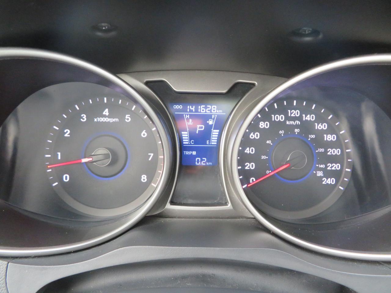 2015 Hyundai Veloster 3dr Cpe Auto w/Tech Photo