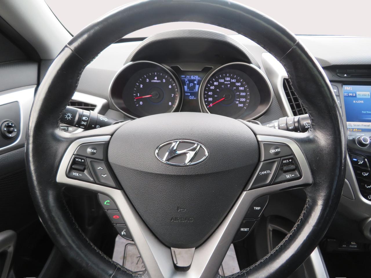 2015 Hyundai Veloster 3dr Cpe Auto w/Tech Photo