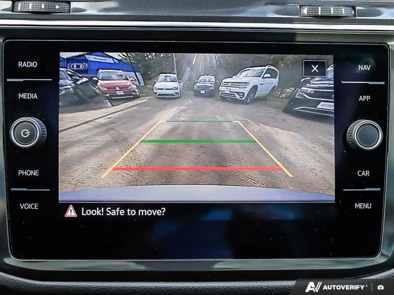 2022 Volkswagen Tiguan Highline R-LineONE-OWNER, ACCIDENT-FREE, SUNROOF, Photo