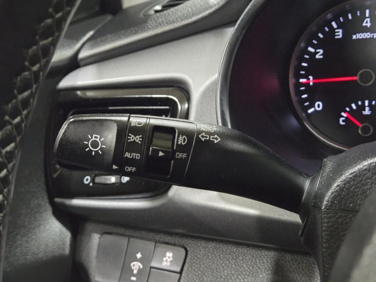 2021 Kia Rio EX Premium  No Accidents Sunroof Heated seats Allo Photo