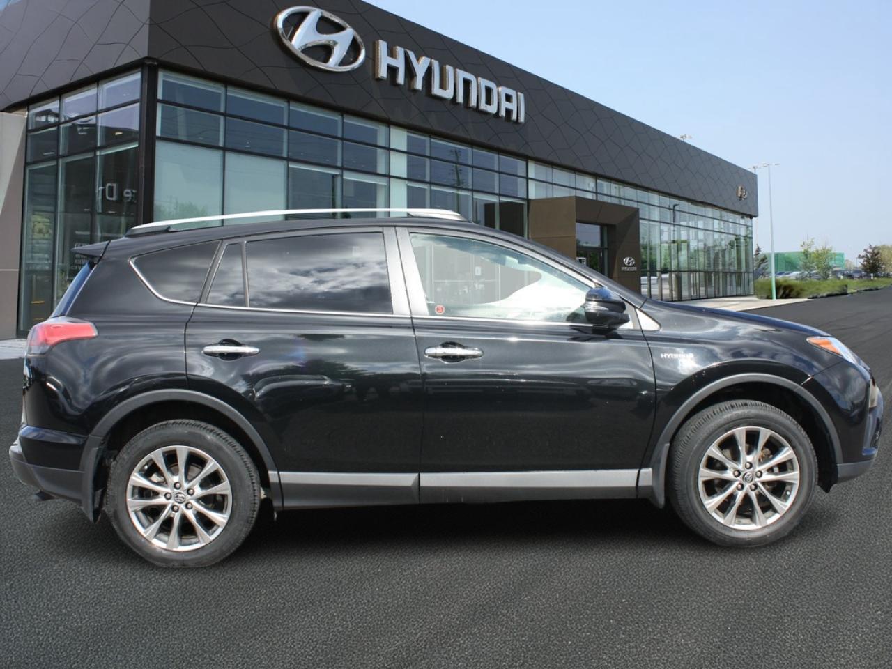 2016 Toyota RAV4 Hybrid Limited AWD / Leather / Heated Seats / Sunroof Photo3