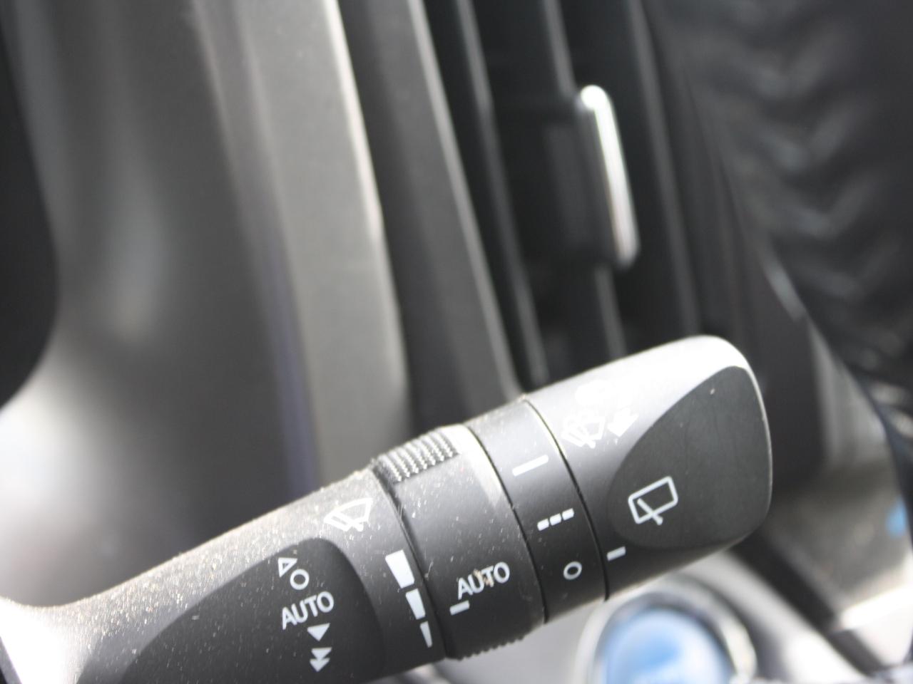 2016 Toyota RAV4 Hybrid Limited AWD / Leather / Heated Seats / Sunroof Photo