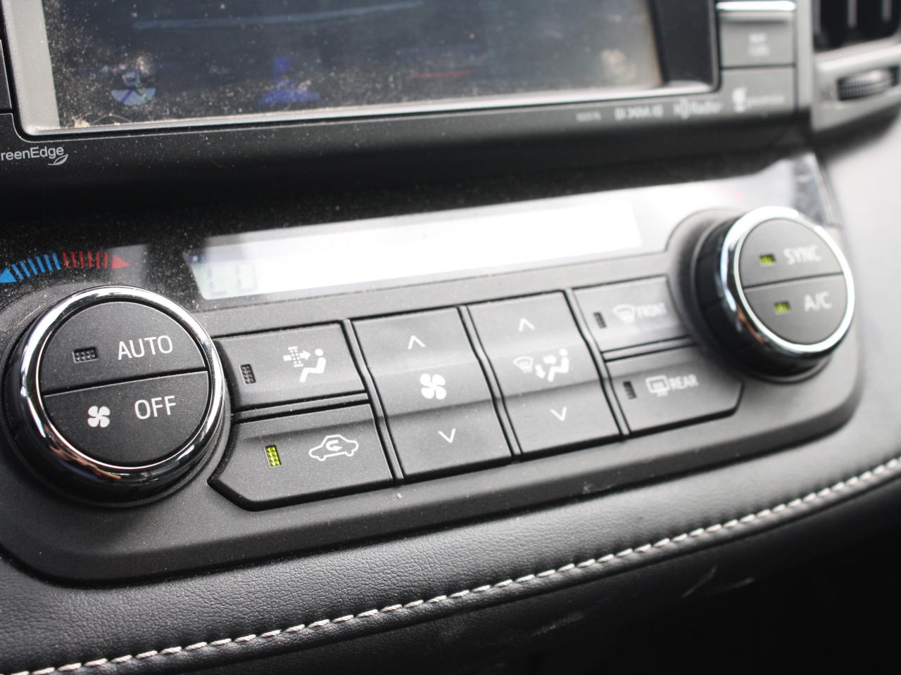 2016 Toyota RAV4 Hybrid Limited AWD / Leather / Heated Seats / Sunroof Photo