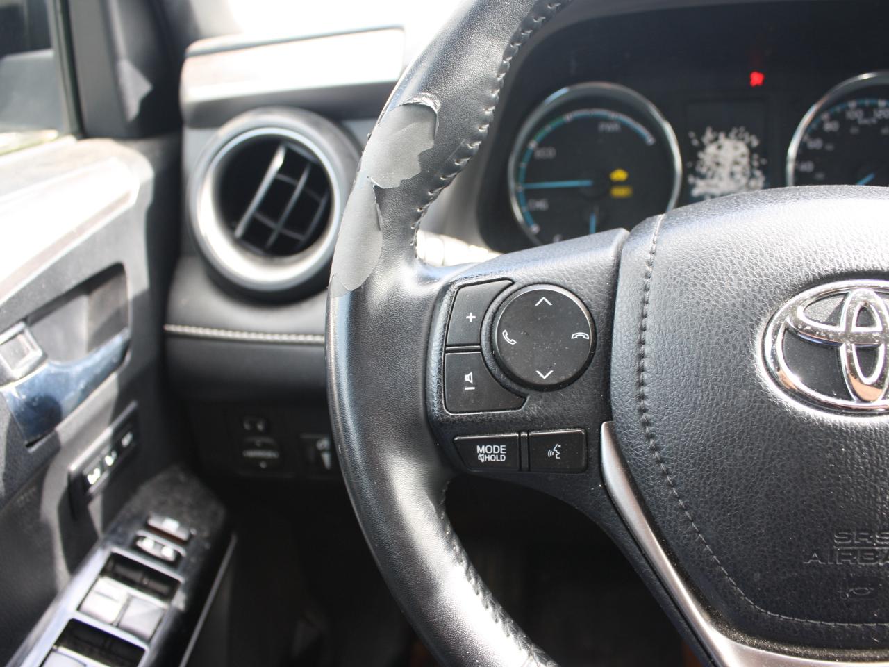 2016 Toyota RAV4 Hybrid Limited AWD / Leather / Heated Seats / Sunroof Photo