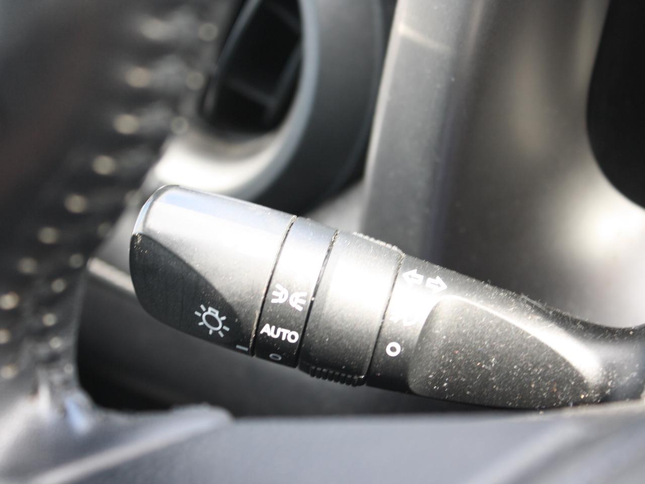 2016 Toyota RAV4 Hybrid Limited AWD / Leather / Heated Seats / Sunroof Photo