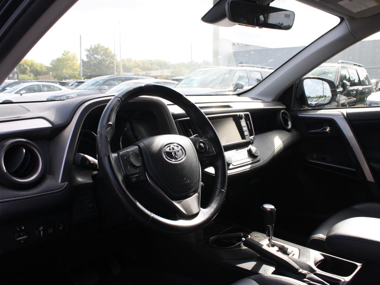 2016 Toyota RAV4 Hybrid Limited AWD / Leather / Heated Seats / Sunroof Photo