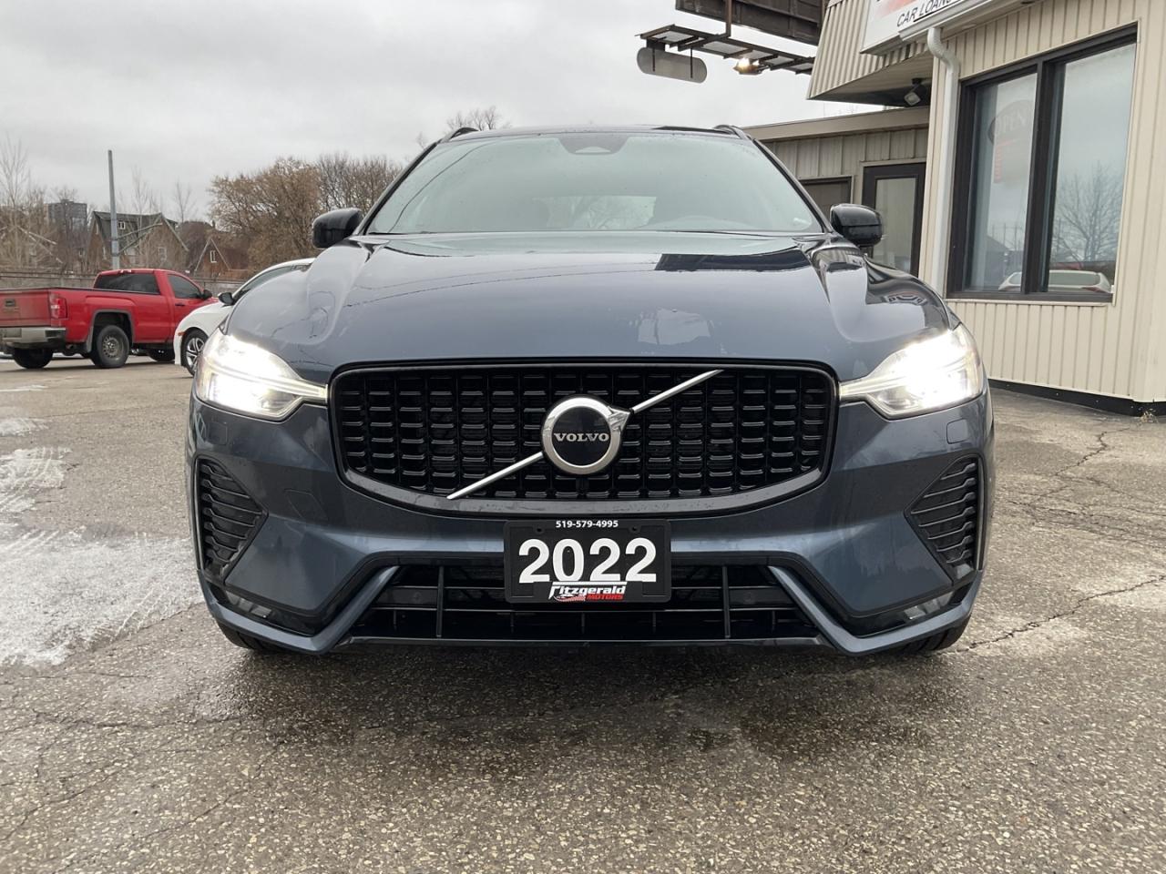 2022 Volvo XC60 B6 R-Design AWD - BOWERS & WILKINS! NAV! 360 CAM! Photo