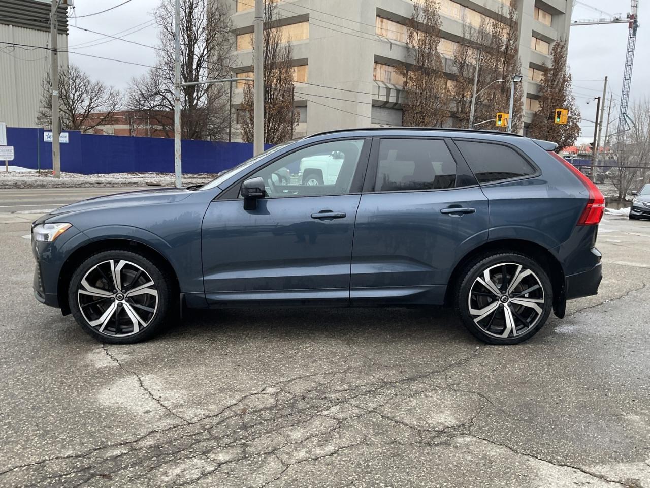 2022 Volvo XC60 B6 R-Design AWD - BOWERS & WILKINS! NAV! 360 CAM! Photo